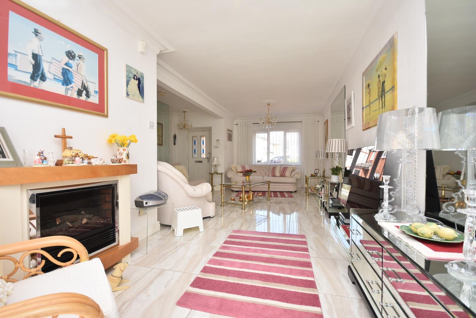 11 The Grange, Baroness Place, Penarth, CF64 3UW